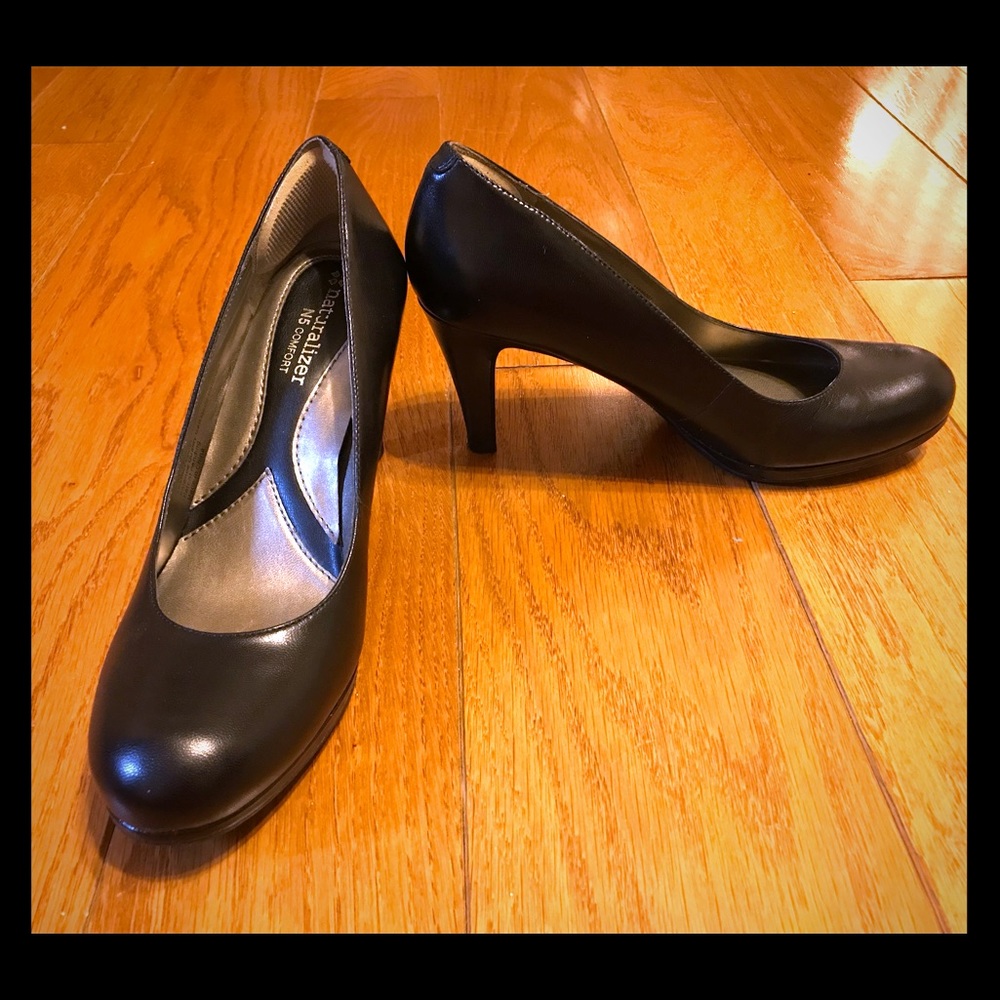 Black Naturalizer Pump Women’s Size 6